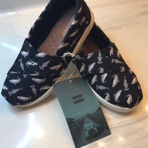 Toms Tiny Classic - Black Sharks